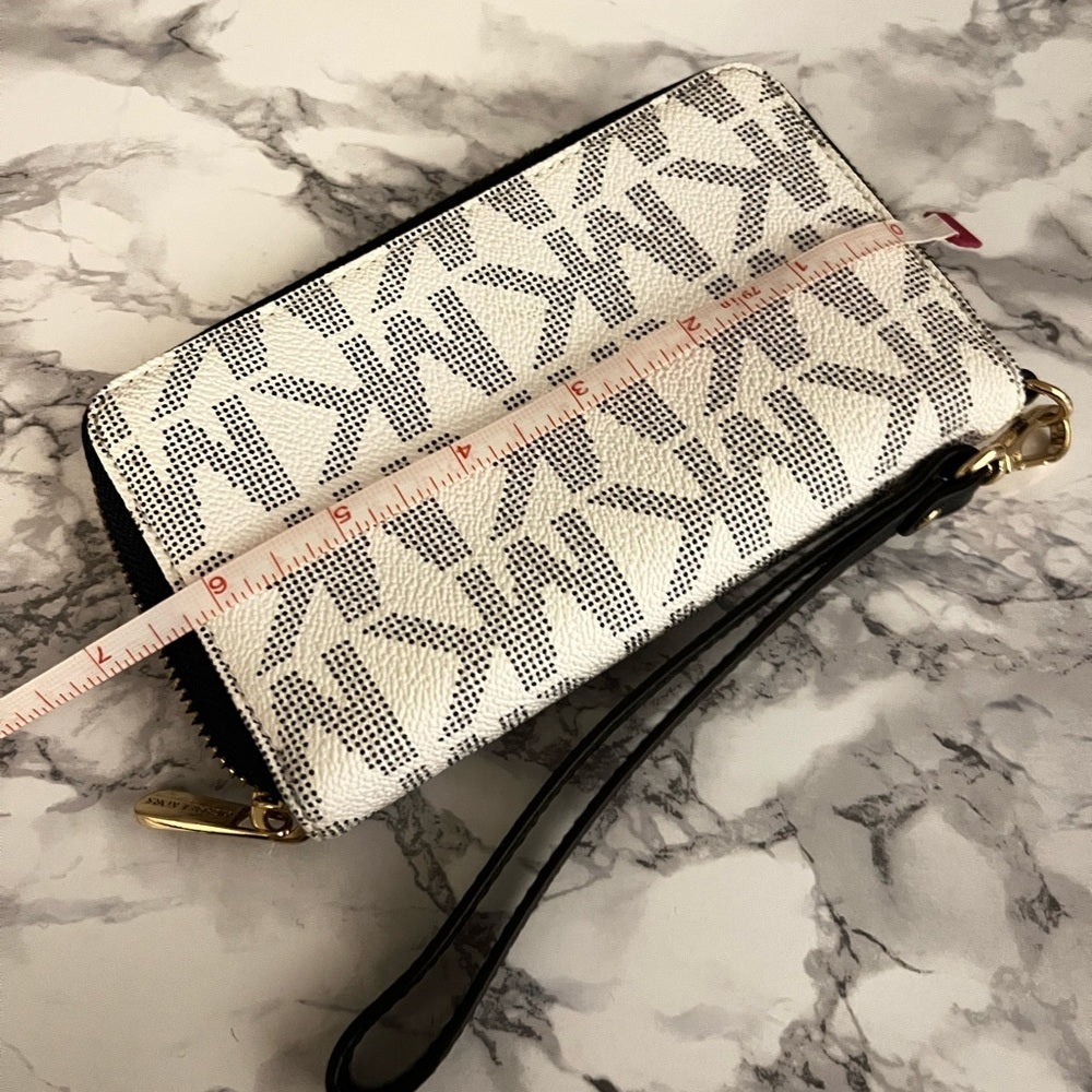 🆕 Michael Kors Wallet