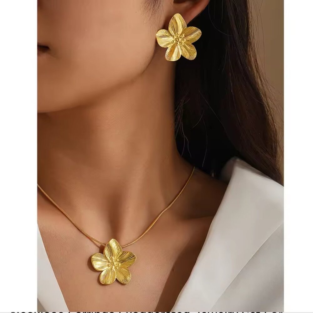🆕 French vintage flower earrings stainless steel