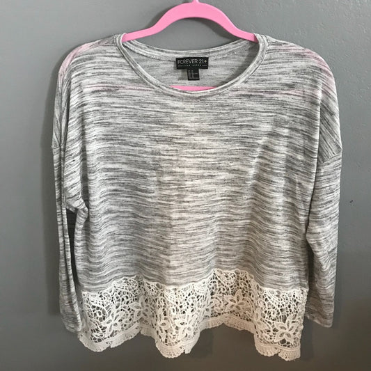 Forever 21 Gray Top-L