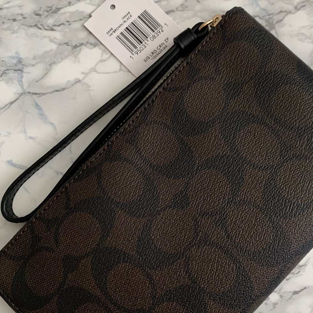 🆕 Large Coach Wristlet
