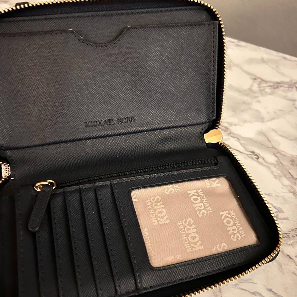 🆕 Michael Kors Wallet